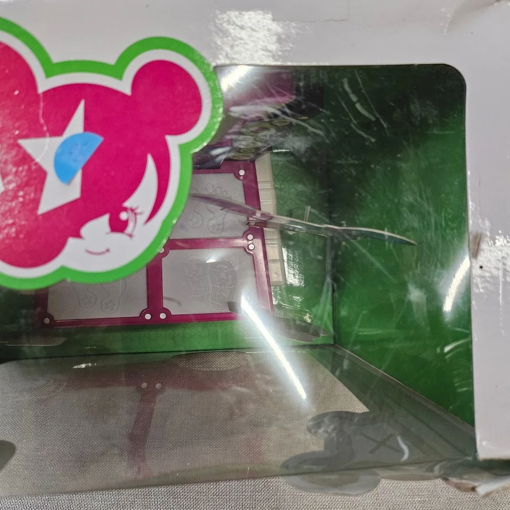 Blip Toys O.O.T.W. Starcade Playset Kids NIB Pink Lights Sounds Dance Stage 2012